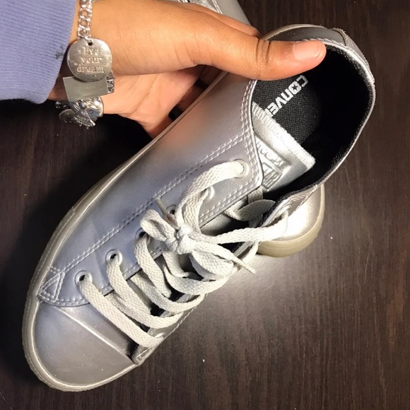 Converse - Picture 2 of 3